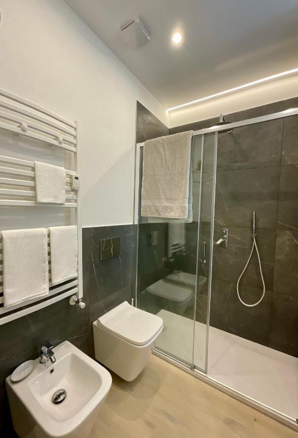 Apartment Suite - Charlize - In The Heart Of ميلان المظهر الخارجي الصورة